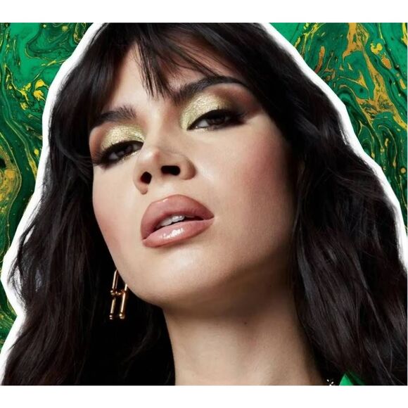 Urban Decay X Marvel She Hulk Eyeshadow Palette - Picture 7 of 13